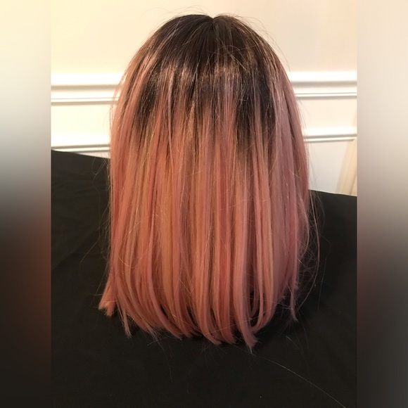 NWT Medium Length Wig - Picture 4 of 5